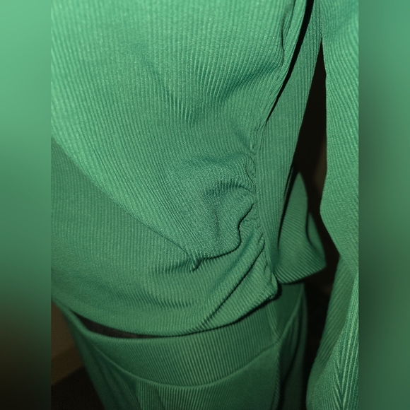 Chic Green Long Sleeve And Maxi Skirt Set Pit to Pit Top Is 19.5 Maxi Skirt 16 - Picture 7 of 7